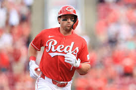Reds Defeat Giants, Highlighting Success of 2022 Rebuild