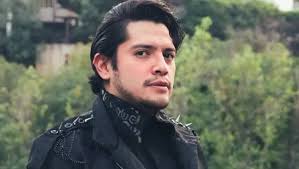 ¿Fue por traicionar a sus compañeros en las dinámicas? Estos escándalos podrían impedir que Teo gane 'La Granja VIP' https://mile.io/49lsTjY