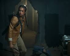 Image of Jessica Alba dalam film Trigger Warning