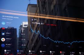 Ibovespa cai 0,92% com Hapvida e construtoras entre maiores baixas; veja destaques