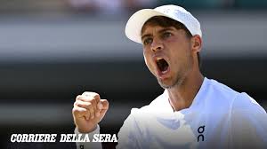 L'orgoglio di Cobolli: «Mi sento sottovalutato: sono dietro a Sinner e Musetti, ma vorrei essere più apprezzato». A Wimbledon l'Italia sogna non solo con Jannik