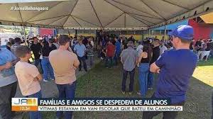 Córrego do Ouro se despede de estudantes mortos em acidente