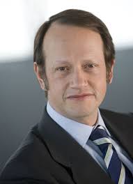 vergrößern, Jaime Smith Basterra, CEO Telefónica O2 Germany GmbH &amp; Co. OHG bis Juni 2009 - O2_jaime_smith_basterra_CEO_300dpi