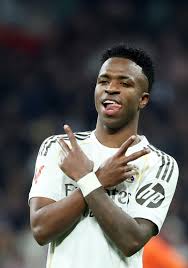 Vinicius Se Viste De Mbappé: El Real Madrid Golea A La Real Sociedad Y Duerme Líder