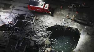 製鉄所で足場崩れ転落 死者3人に