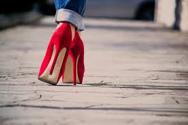 Résultat de recherche d'images pour "talons"