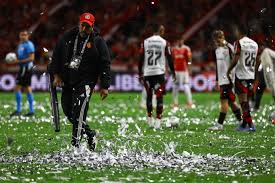 ¡Eliminados! Flamengo Aplasta al Inter y Avanza en la Libertadores - Imagen principal del artículo