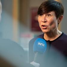 Høyre-leder Ine Eriksen Søreide mener Arbeiderpartiet har mistet kontrollen i Stortinget
