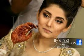 And on other hand Abdullah Farhatullah is a Pakistani writer and broadcaster and is associated with Samaa TV. Sanam Baloch seems innocent and has ... - Sanam-Baloch-Beautiful-Photoshoot-on-her-Barat-4