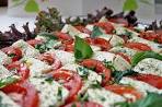 Tomaten-Mozzarella-Salat mit Basilikum - Rezept