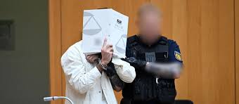 Lebenslange Haft für Messerattacke in Mannheim: Urteil im Fall Rouven Laur - Imagen principal del artículo