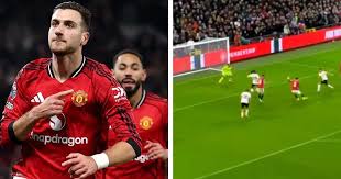 Diogo Dalot puts Man United up front against West Ham with clinical strike - Joshua Zirkzee's adorable gesture in celebrations spotted
