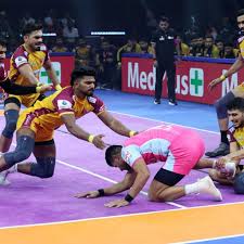 PKL 12: तेलुगु टाइटन्स की जीत, अजीत पवार बने 'डिफेंडर ऑफ द डे' - Imagen principal del artículo