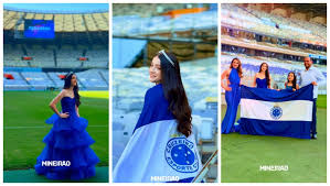 Com vestido azul, torcedora do Cruzeiro faz ensaio no Mineirão e recebe mensagem de Kaio Jorge