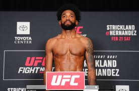 UFC Houston Weigh-in Results and Fight Night Odds: Rowe Avoids Weight Miss, Betting Insights