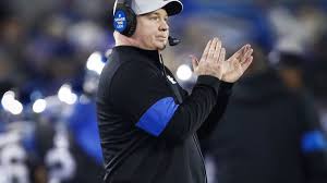 Mark Stoops awards raises, extensions to two Kentucky assistants