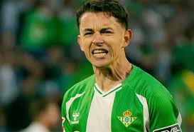 ¿Debe ir al Mundial? Fidalgo pierde la titularidad en Betis tras fecha FIFA