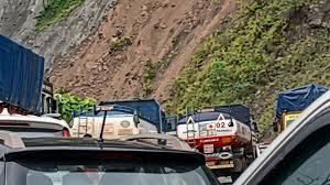 Landslide blocks Pasighat-Aalo highway in Arunachal Pradesh