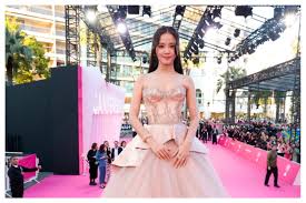 Blackpink's Jisoo Talks Acting, Wants to Play Variety of Roles