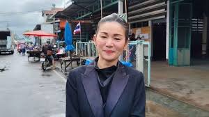 เลือกตั้งซ่อมศรีสะเกษคึกคัก! 'ภูริกา' เพื่อไทยใช้สิทธิ์ 'จตุพร' ชี้ชะตาเพื่อไทย - Imagen principal del artículo
