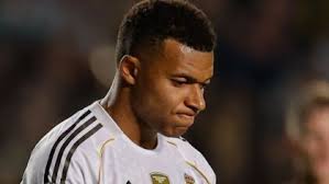 Representantes de Mbappé saem em defesa do francês após críticas