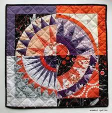 Résultat de recherche d'images pour "embroidery blocks in miniature quilts"