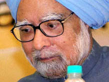 Manmohan Singh has no cash, owns a 1996 Maruti car - 1366798090-2312