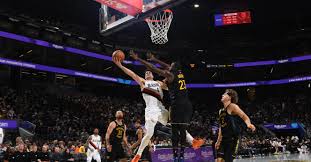 Warriors basketball team preparing for game