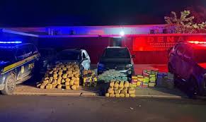PRF e PM apreendem mais de 600 kg de drogas após perseguição em rodovia