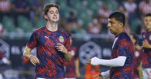 Brian Gutiérrez volvería a la titularidad en Chivas para el Clásico Tapatío