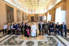 Leone XIV abbraccia Colonia, faro di cattolicità nella Germania del Cammino sinodale