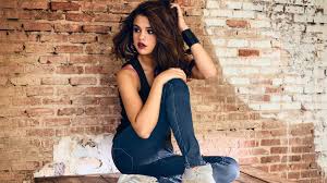Résultat de recherche d'images pour "selena gomez 2015"