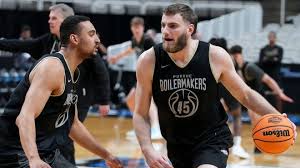 Oscar Cluff's Journey: From Australia to Purdue's Sweet 16