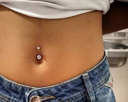 Imagem de Piercing no umbigo