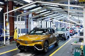 GM Anticipa Pérdida de $1.6 Mil Millones tras Recortes a Incentivos para Vehículos Eléctricos