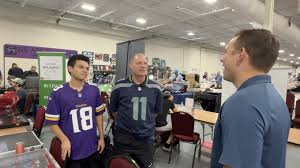 Tampa families kick off spring break at Tampa Sports Collectors Expo, bonding over a shared love of collecting