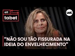 Bruna Lombardi: 'Não sou fissurada no envelhecimento; o tempo é uma bênção'