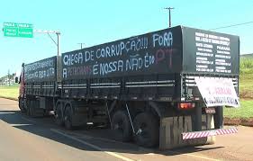 Resultado de imagem para greve dos caminhoneiros 2015