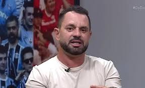 Magrão palpita sobre o time do Grêmio e avalia ideia de Luís Castro: "Não é defensivo"