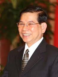... đọc tờ trình đề cử ông Nguyễn Minh Triết làm chủ tịch nước nhiệm kỳ mới. - ImageView