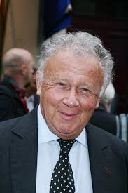 Philippe Bouvard, journaliste, homme de radio et de télévision, est mort à l’âge de 96 ans — Le Monde.fr