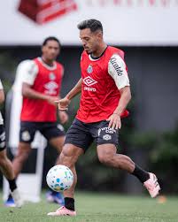 Escalação do Santos: Cuca tem dois retornos, mas Luan Peres fica fora; veja a lista de relacionados