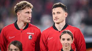 SC Freiburg: Günter scherzt über Duo nach Europa-League-Sieg - Imagen principal del artículo