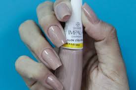Resultado de imagem para esmalte nude e ouro nude