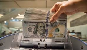 کاهش قیمت دلار در پی سفر هیات ایرانی به سوئیس
