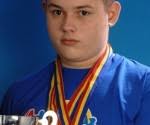 ... dat fiind că Alexandru, la cei 15 ani ai săi, este cadet – calcă hotărât pe urmele tatălui său, multiplul campion național de powerlifting Sorin Cazacu. - Alexandru-Cazacu-150x125