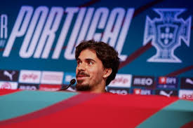 Nuno Mendes, Vitinha, João Neves e Bruno Fernandes nomeados para a Bola de Ouro