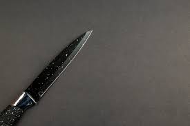 Palestrante é esfaqueado por membro da plateia em universidade de Blumenau