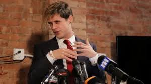 Right-wing commentator Milo Yiannopoulos detained by ICE