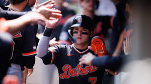 Tigers keep playoff push alive with 11-0 rout in Seattle